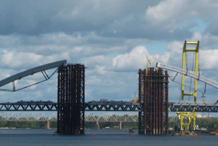 Корупція на мільярди: депутат викрив схему на будівництві Подільського мосту