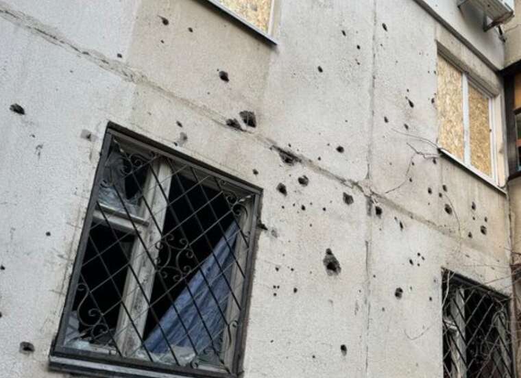 Росіяни здійснили артилерійський обстріл Херсона: троє осіб перебувають у лікарні