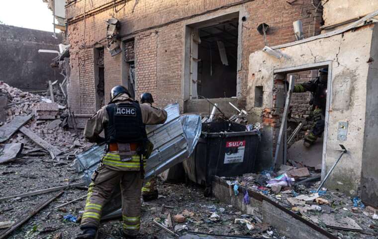 Зеленський відреагував на удари РФ по Україні: "Україні потрібен захист"