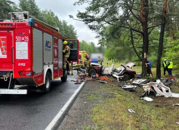 У Польщі жінка на Maybach потрапила в серйозну ДТП