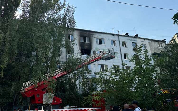 У Запоріжжі сталась масштабна пожежа в п’ятиповерхівці: 8 постраждалих