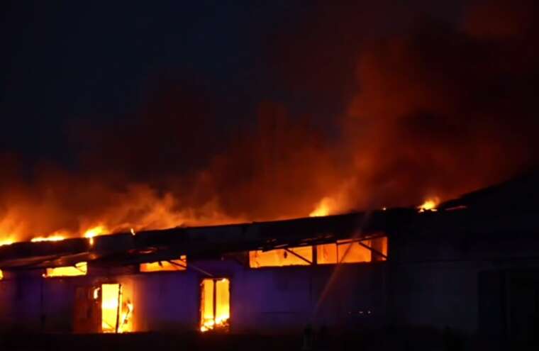 Атака РФ по Миколаєву: з’явилося відео пожежі