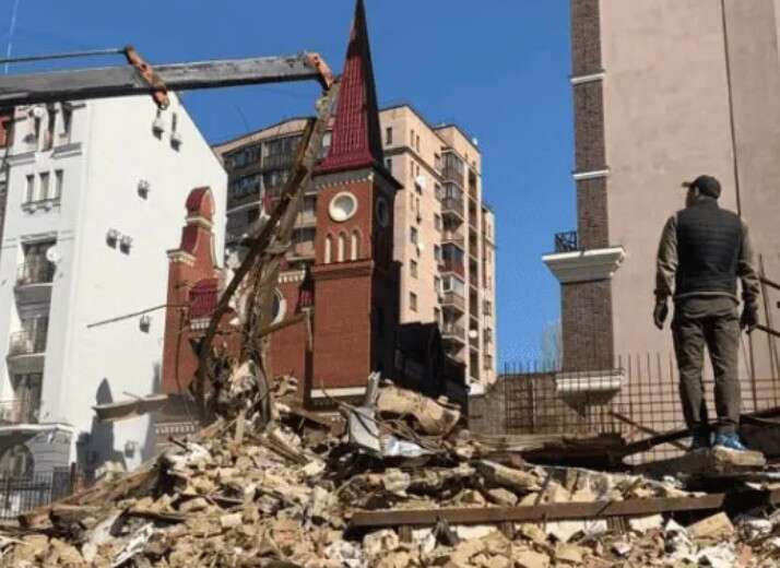 У Києві стартували протиаварійні роботи на місці знесеної садиби Зеленських: консервація замість реставрації