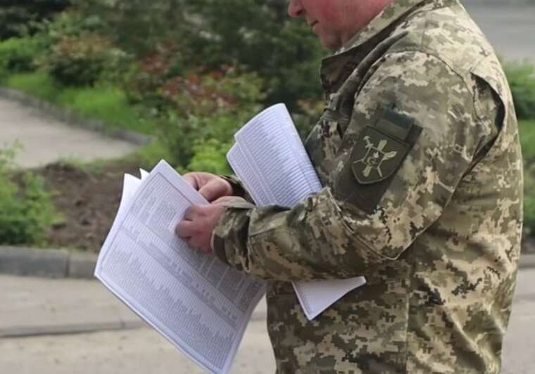 In Kharkiv, a language activist had a dispute with the Territorial Recruitment Center over the Russian language