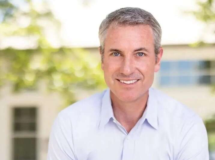 Керівник компанії, якого спіймали на зраді на концерті Coldplay, подав у відставку