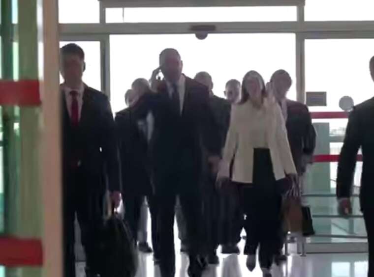 Українська та російська делегації прибули до Стамбула для переговорів