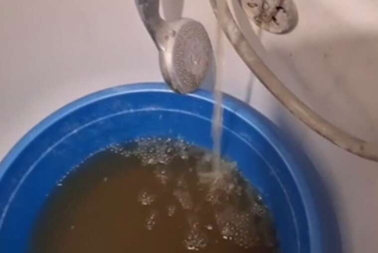 В окупованому Маріуполі скаржаться на воду з кранів: "Пушилін навмисно зупинив водопостачання"