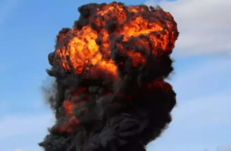 У Херсоні пролунав потужний вибух: на місці інциденту підіймається дим