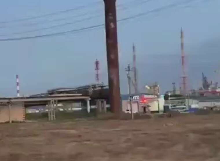 Массированная атака дронов на Невинномысск: поражено химическое предприятие «Азот»