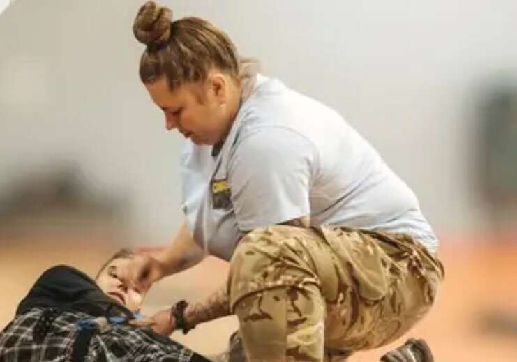 Каждый украинец должен знать, как остановить кровотечение, – боевой медик Карина Ярош