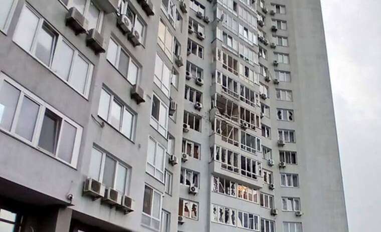 Russian attack on Kyiv: what the damaged apartment building looks like