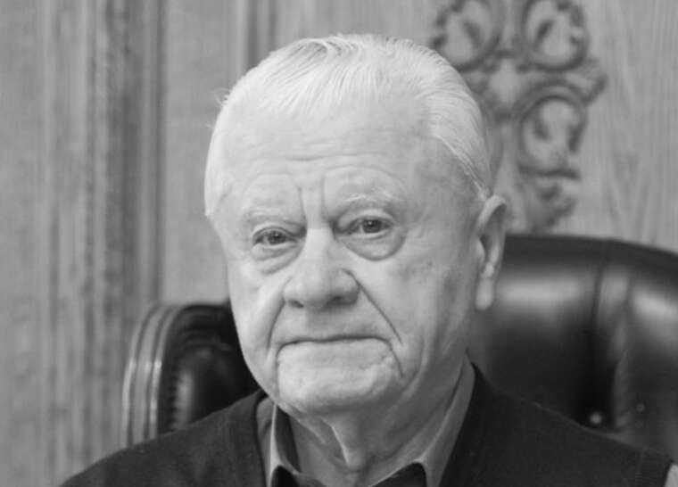 У Бобровиці на Чернігівщині оголосили триденну жалобу за Леонідом Яковишиним