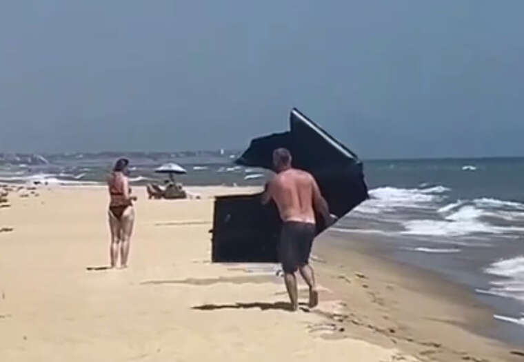 На Одещині чоловік витягнув з моря «шахед»