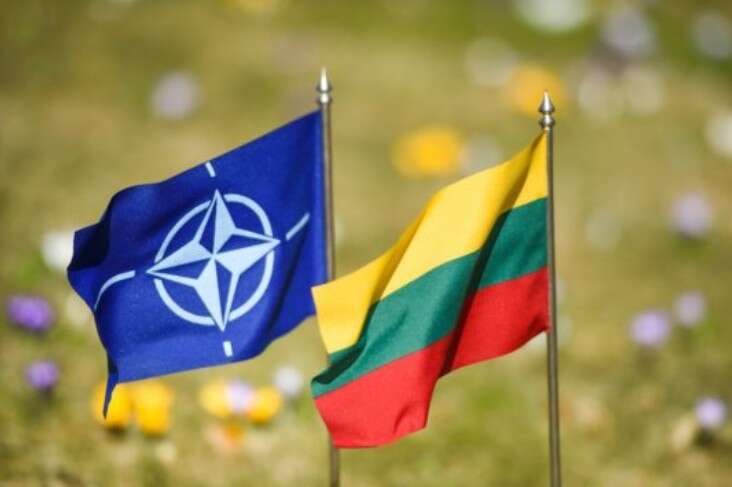 НАТО "пильно відстежує ситуацію" з вторгненням невідомого БпЛА в повітряний простір Литви