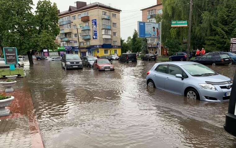 Україну накрили дощі: Рівненщина йде під воду