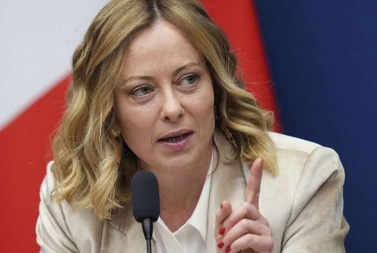 Мелоні відреагувала на включення президента Італії до списку "русофобів"