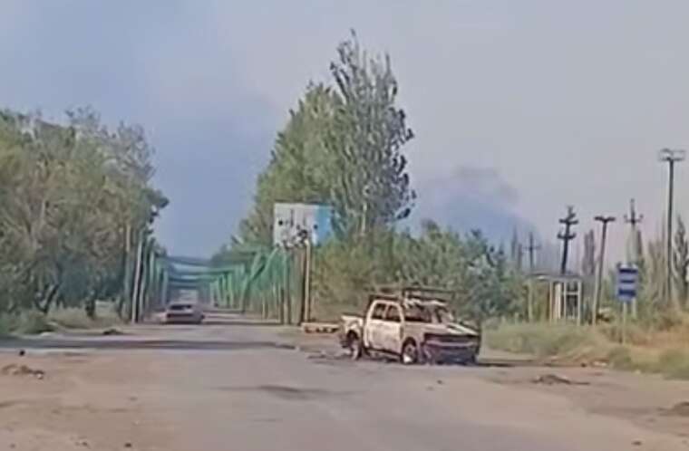 The bridge between Pokrovsk and Myrnohrad has turned into a graveyard of broken equipment  video