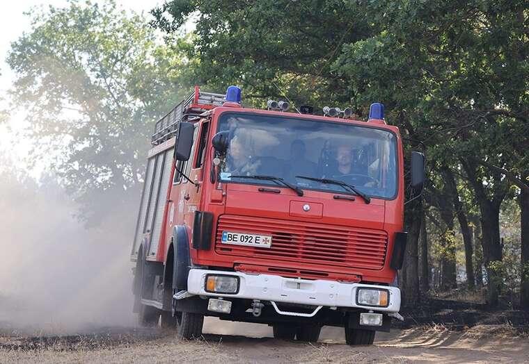 У Миколаївській області рятувальники ліквідували пожежу площею 25 гектарів у лісовому урочищі