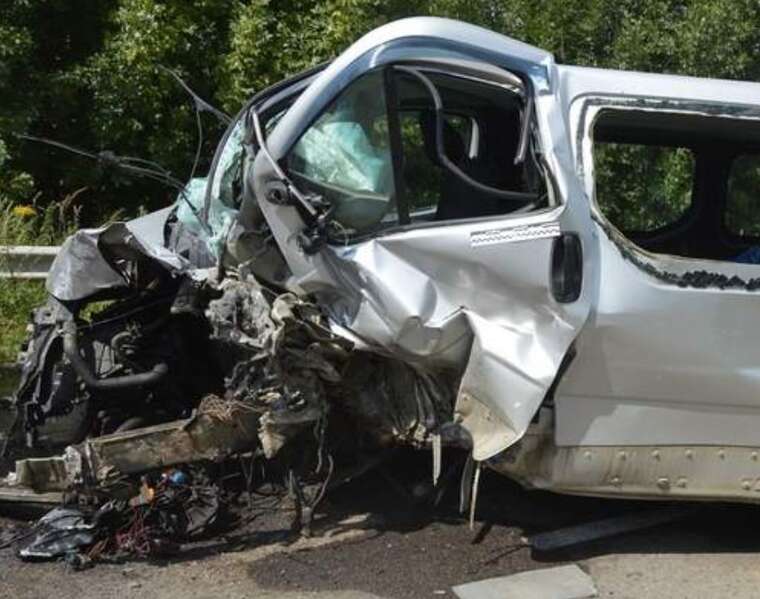 На Волині внаслідок зіткнення автомобілів Mercedes та Opel загинули дві жінки