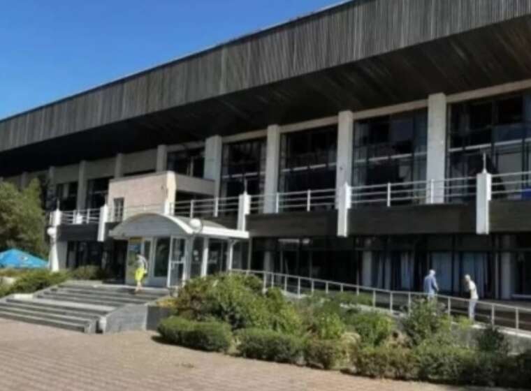 У Миколаєві російська ракетна атака завдала пошкоджень спортивному комплексу