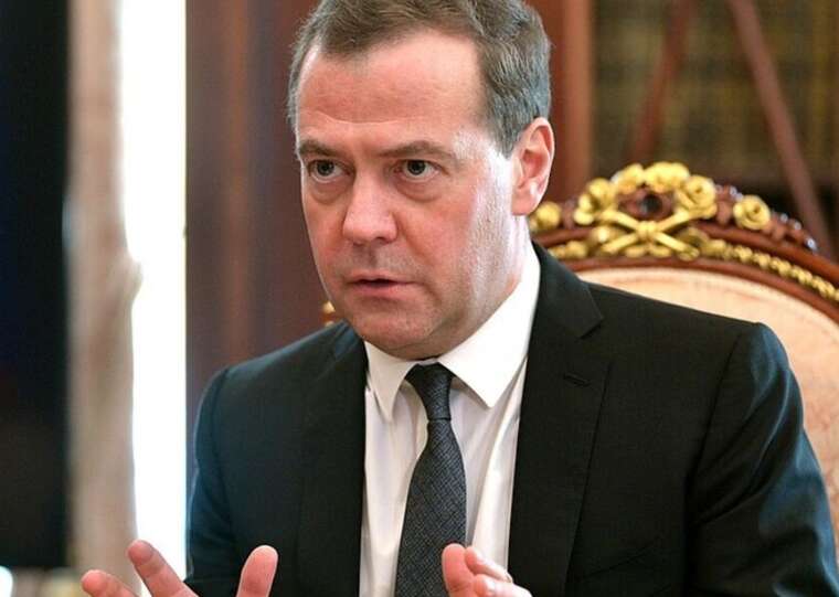 Медведєв пригрозив подальшими кроками після зняття ракетного мораторію