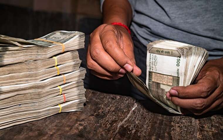 На тлі погроз США через допомогу Росії у війні індійська рупія впала