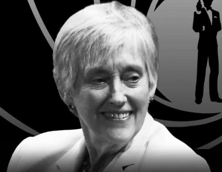 Померла перша жінка — директорка британської МІ-5, прототип «М» у Бондіані