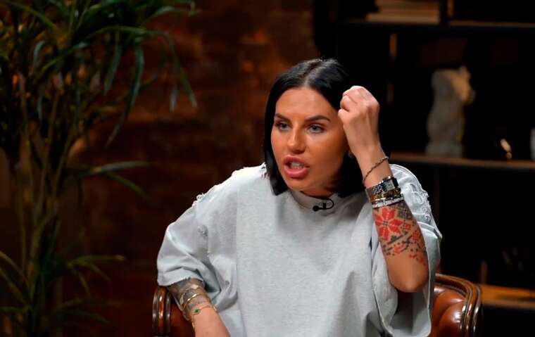 Блогерка Алхім незаконно рекламує казино "Бетон"