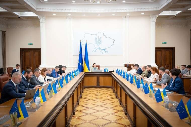 Кабмін збільшив щомісячні компенсації для людей, які постраждали на виробництві