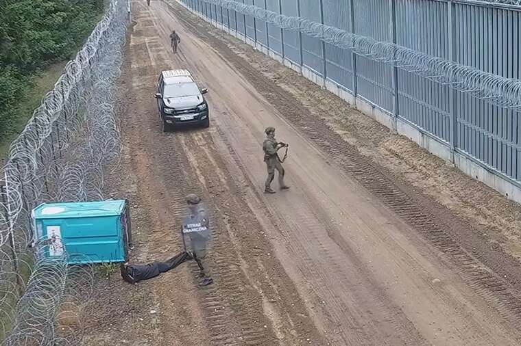 Мигранты пытались незаконно пробраться в Польшу с помощью туалета