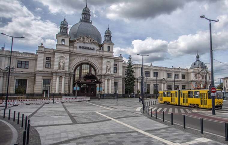 At the Lviv railway station, the local TRC tried to detain a young man from Kyiv, but passersby intervened
