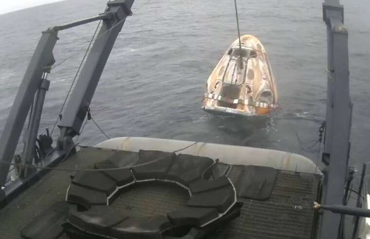 Астронавти повернулися на Землю на SpaceX після 5 місяців на МКС