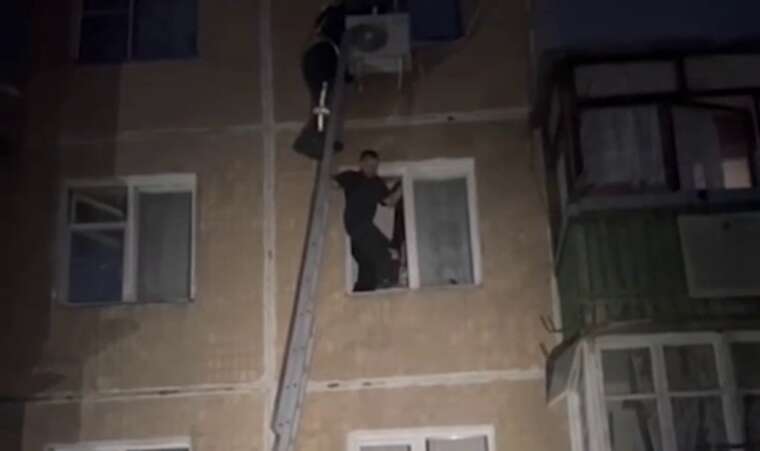 Дивом врятувалася: в Харкові трирічна дівчинка випала з вікна п’ятого поверху