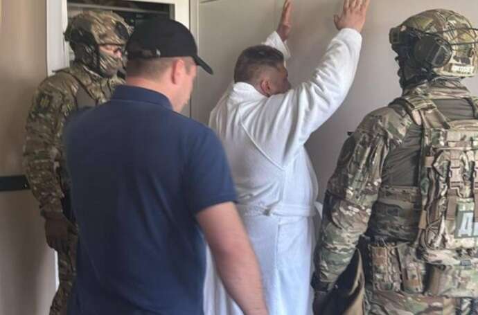 У Вінниці екскерівників Держпродспоживслужби затримали за хабарі та зберігання наркотиків