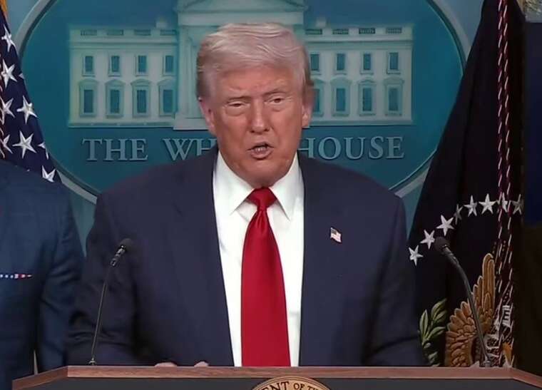 Трамп во время пресс-конференции случайно заявил, что едет в Россию