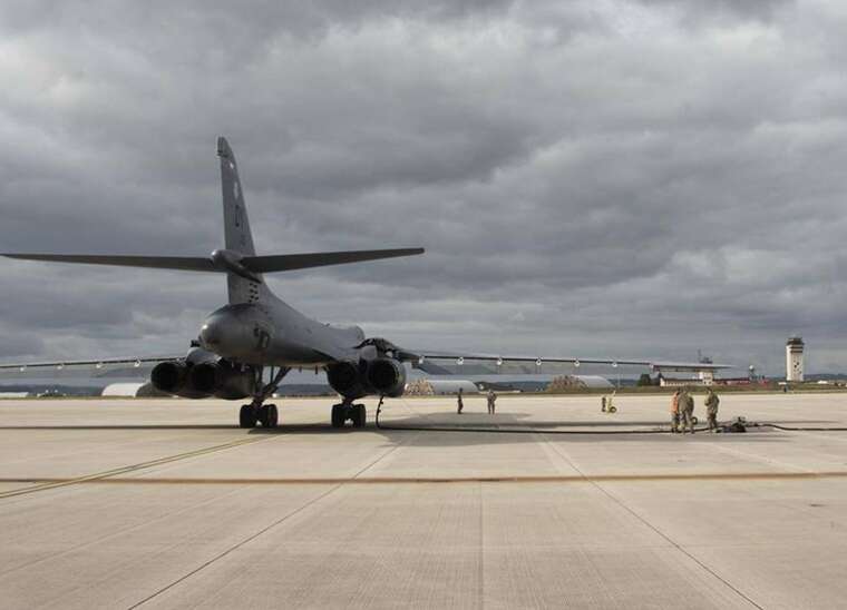 Трамп перекинув бомбардувальники до кордону з Росією перед переговорами щодо України