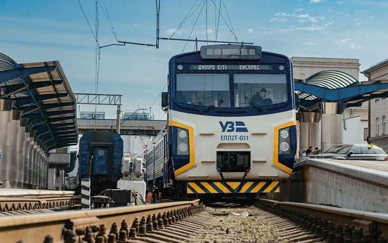 To combat resellers, "Ukrzaliznytsia" is massively blocking ticket buyers