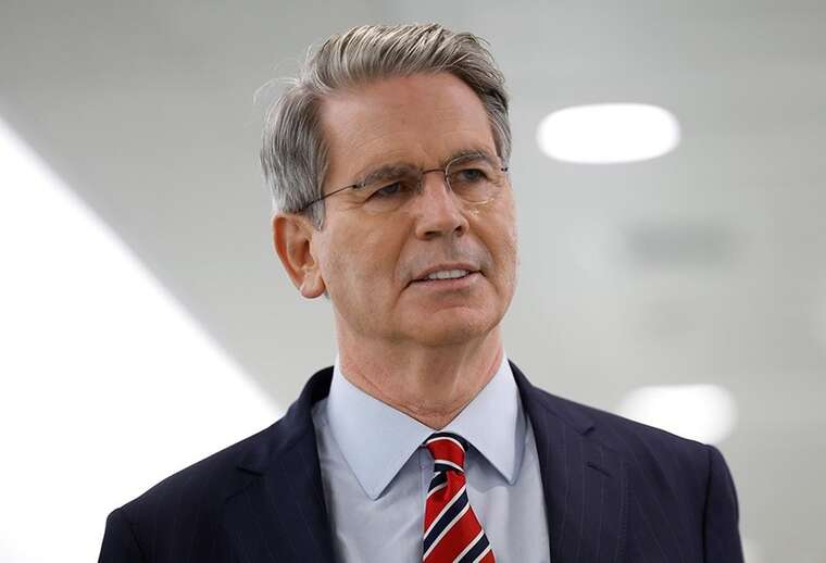 Бессент: США підтримують тиск на Росію, а Європі слід самостійно діяти або «заткнутися»