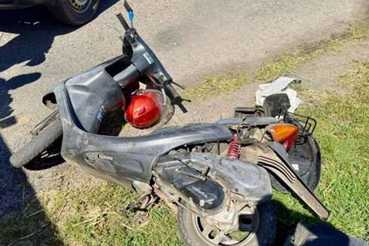 В Киевской области двое подростков на мопеде попали в ДТП с микроавтобусом