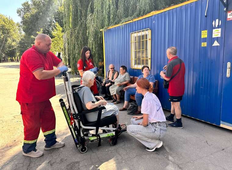 У Павлограді через потік біженців із Добропілля виникла криза місць у транзитних центрах