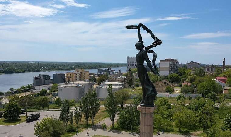 «Тренируются на гражданских»: российские пилоты атакуют Херсон, — военный