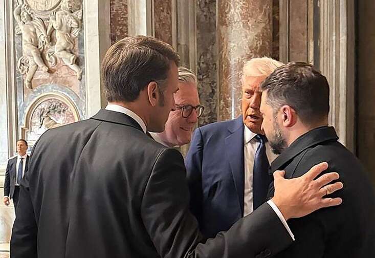 A closed meeting of Trump, Zelenskyy, and European leaders has begun in the Oval Office