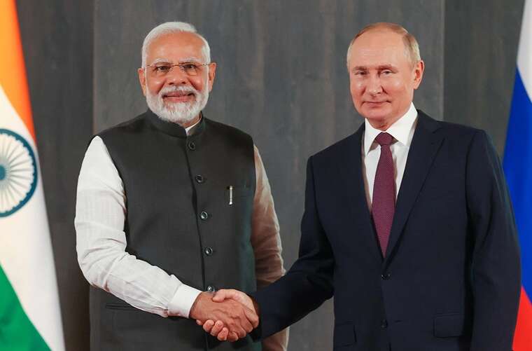 Bloomberg: Моді називає Путіна "другом" і зміцнює відносини з Китаєм, віддаляючись від США