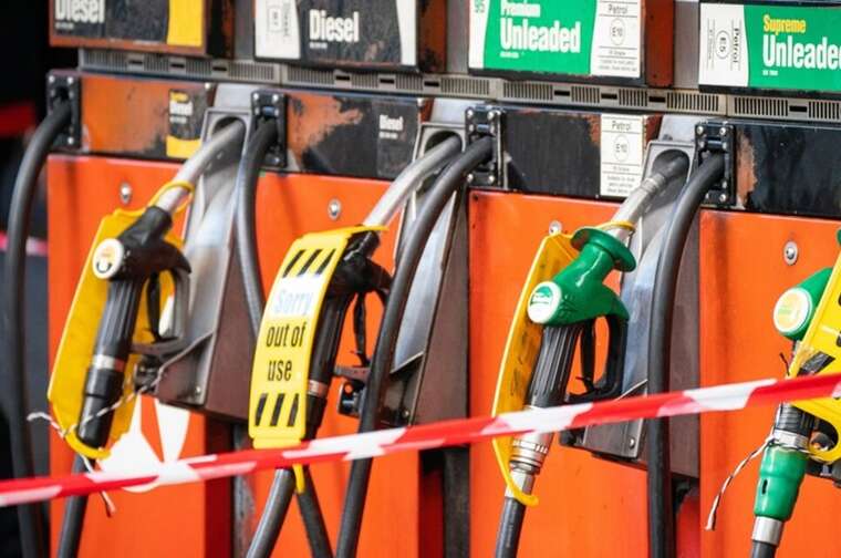 Атаки дронів спричинили паливну кризу в РФ: черги на АЗС збільшуються