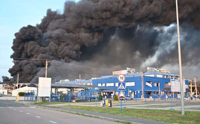 Russian strike on the Flex plant in Mukachevo: reports of an attack with "Kalibr" missiles