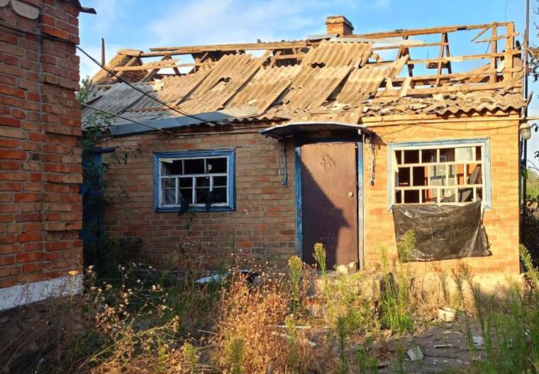 РФ завдала ударів дронами по Дніпропетровській області: пошкоджені будинки та фермерське господарство