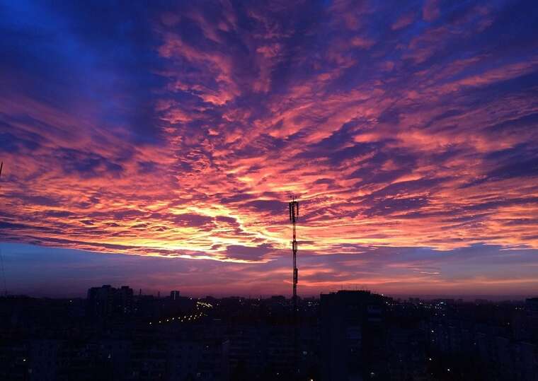 Синоптик попереджає про циклон: в Україні очікуються дощі, грози та стрибки тиску