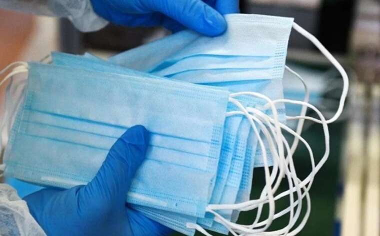 В двух больницах Ровно из-за COVID ввели масочный режим