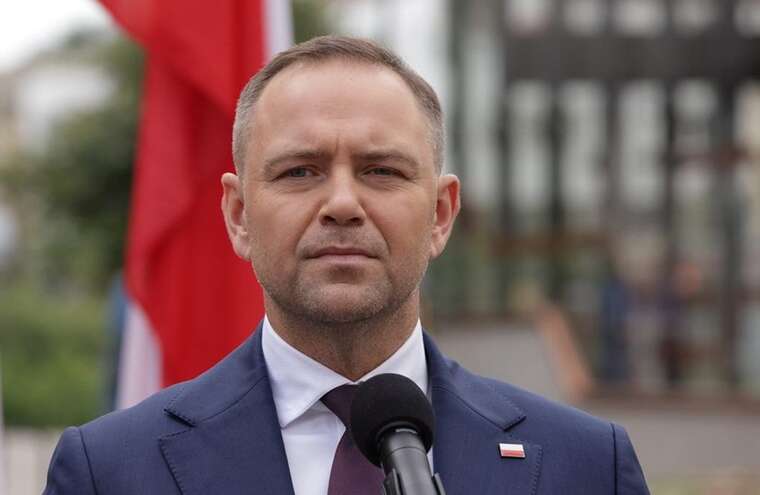 Президент Польщі пропонує скоротити соціальні пільги для частини українців