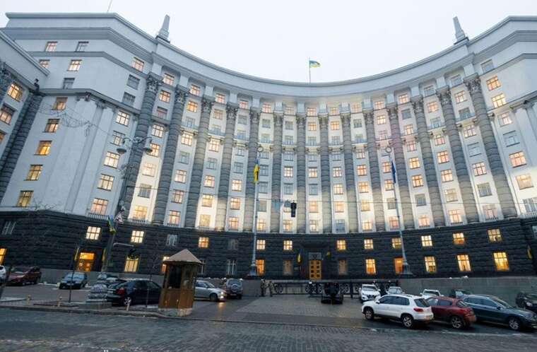 Виїзд юнаків 18-22 років: Кабмін досі не опублікував постанову